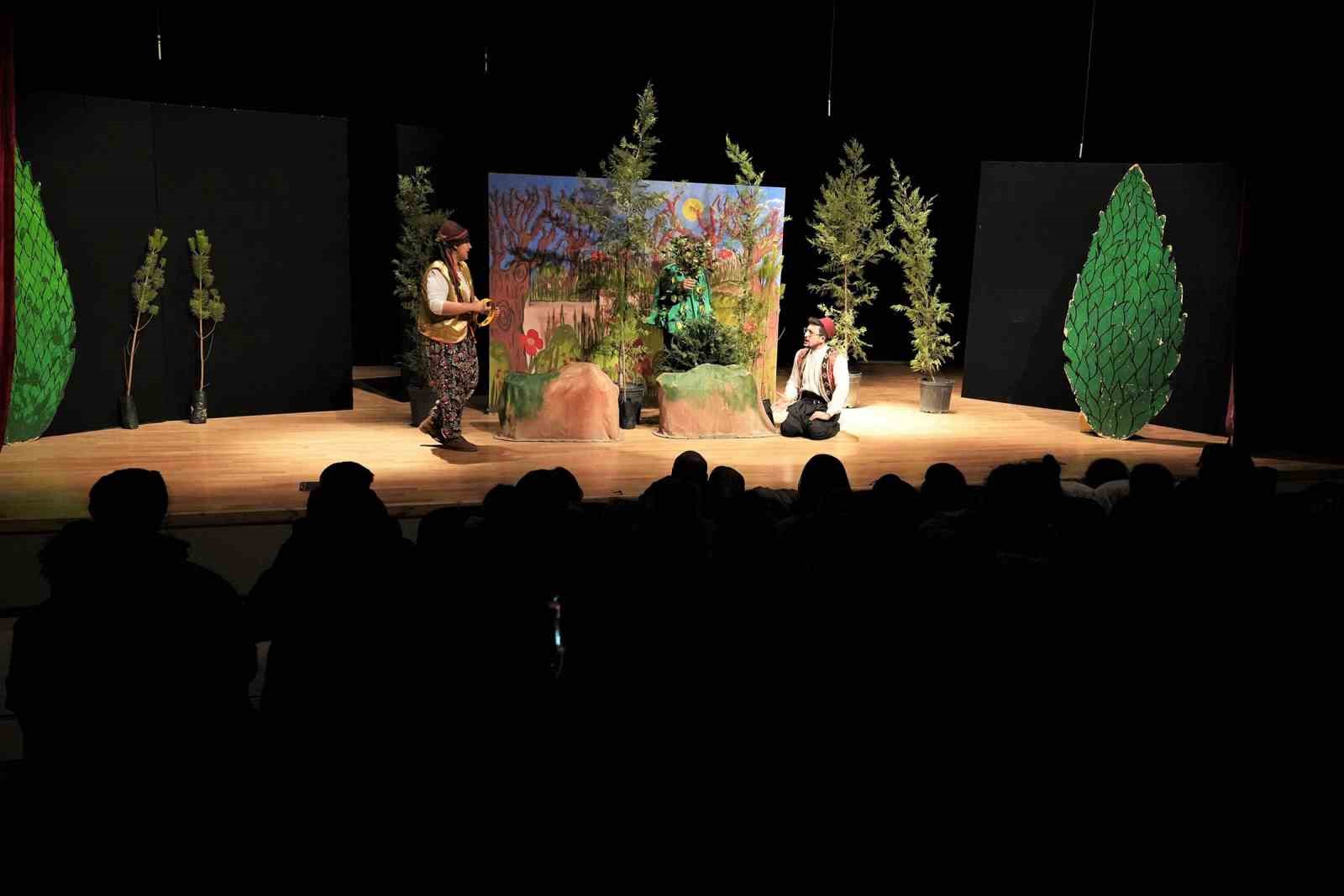 Keçiören Belediyesi’nden ücretsiz tiyatro hizmeti
