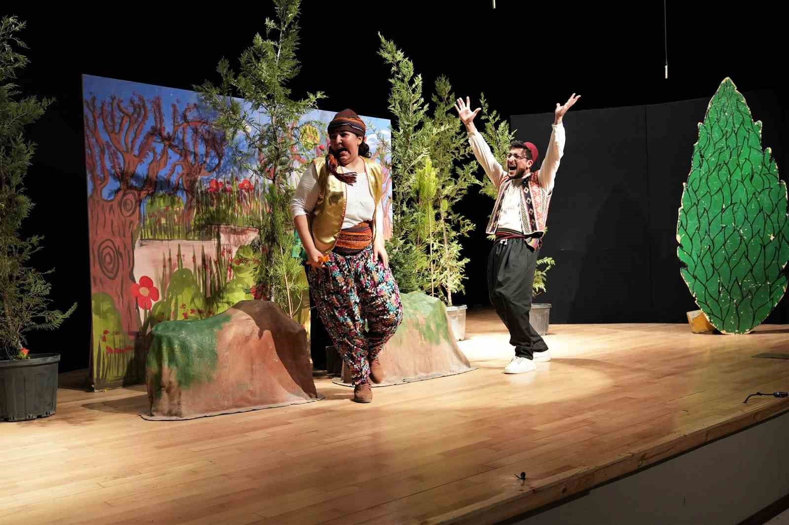 Keçiören Belediyesi’nden ücretsiz tiyatro hizmeti
