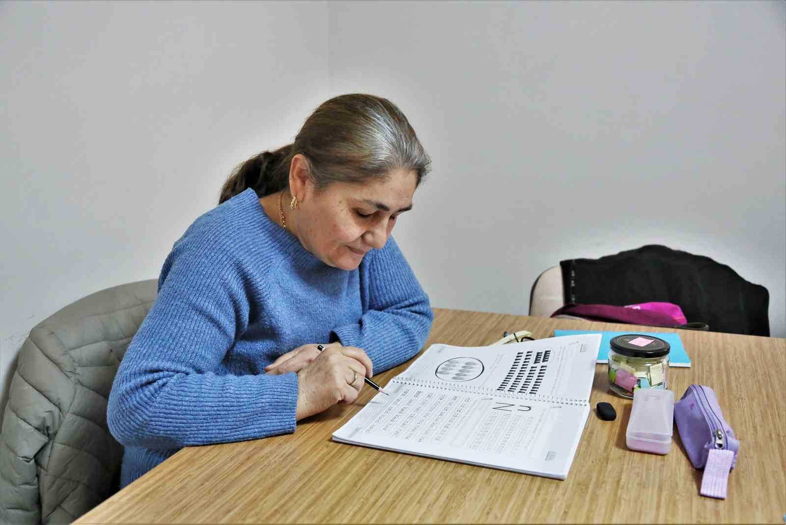 KEÇMEK’te okuma yazma kursları sürüyor
