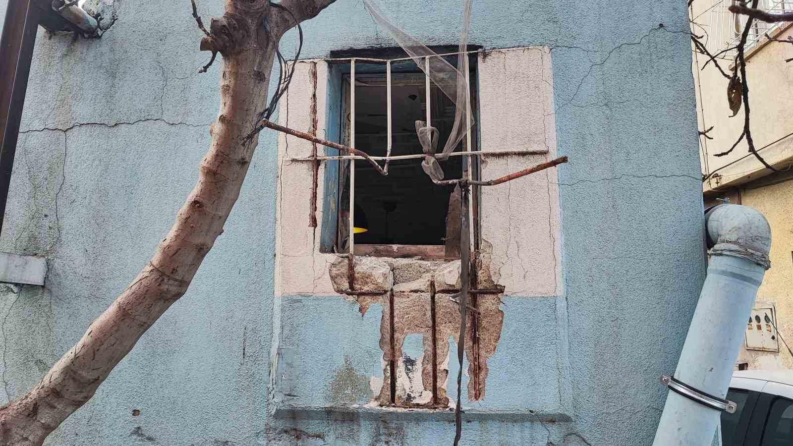 "Kedi bile zor girer" denilen pencereden girdi, sadece iPhone’ları çaldı
