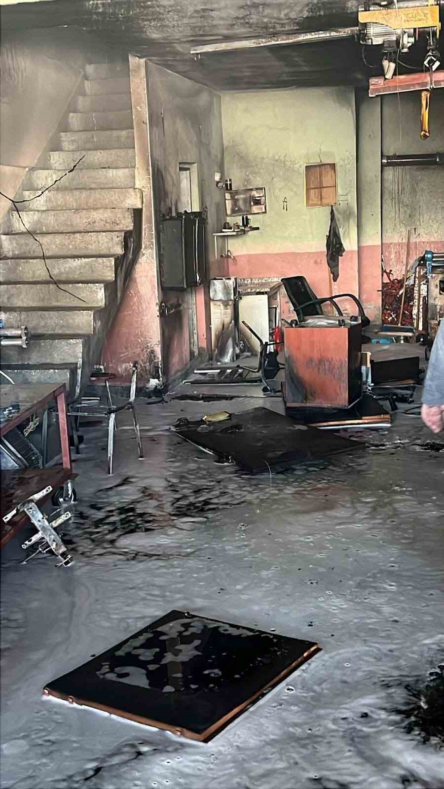 Kelkit’te sobaya dökülen tiner parladı: 1 kişi ağır yaralandı
