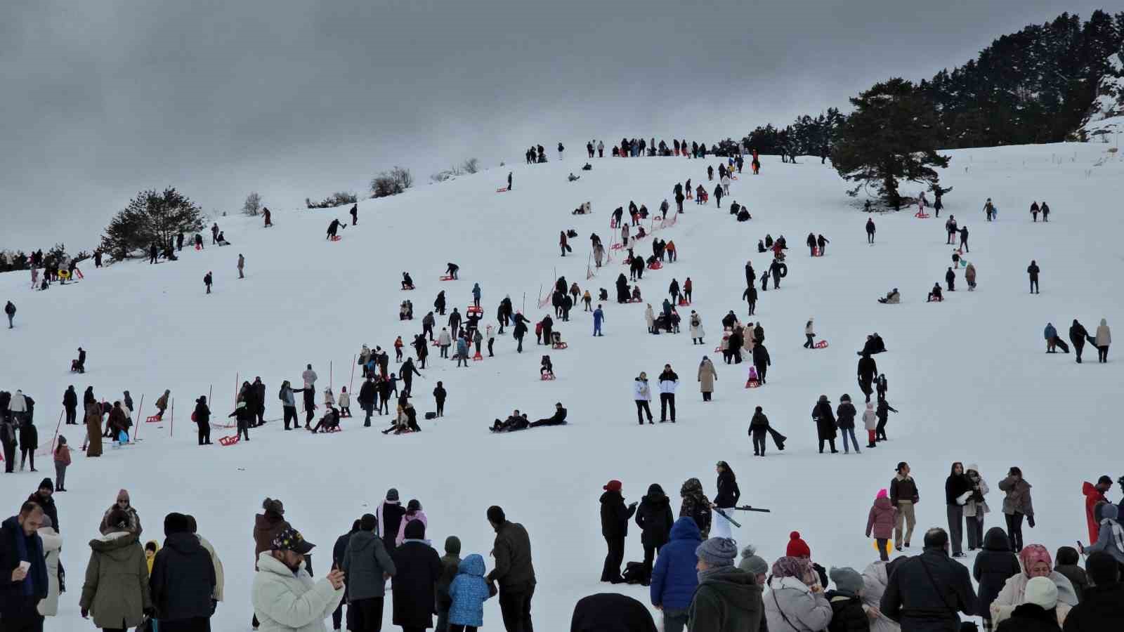 Keltepe Kayak Festivali renkli görüntülere sahne oldu
Keltepe Kayak Festivali renkli görüntülere sahne oldu