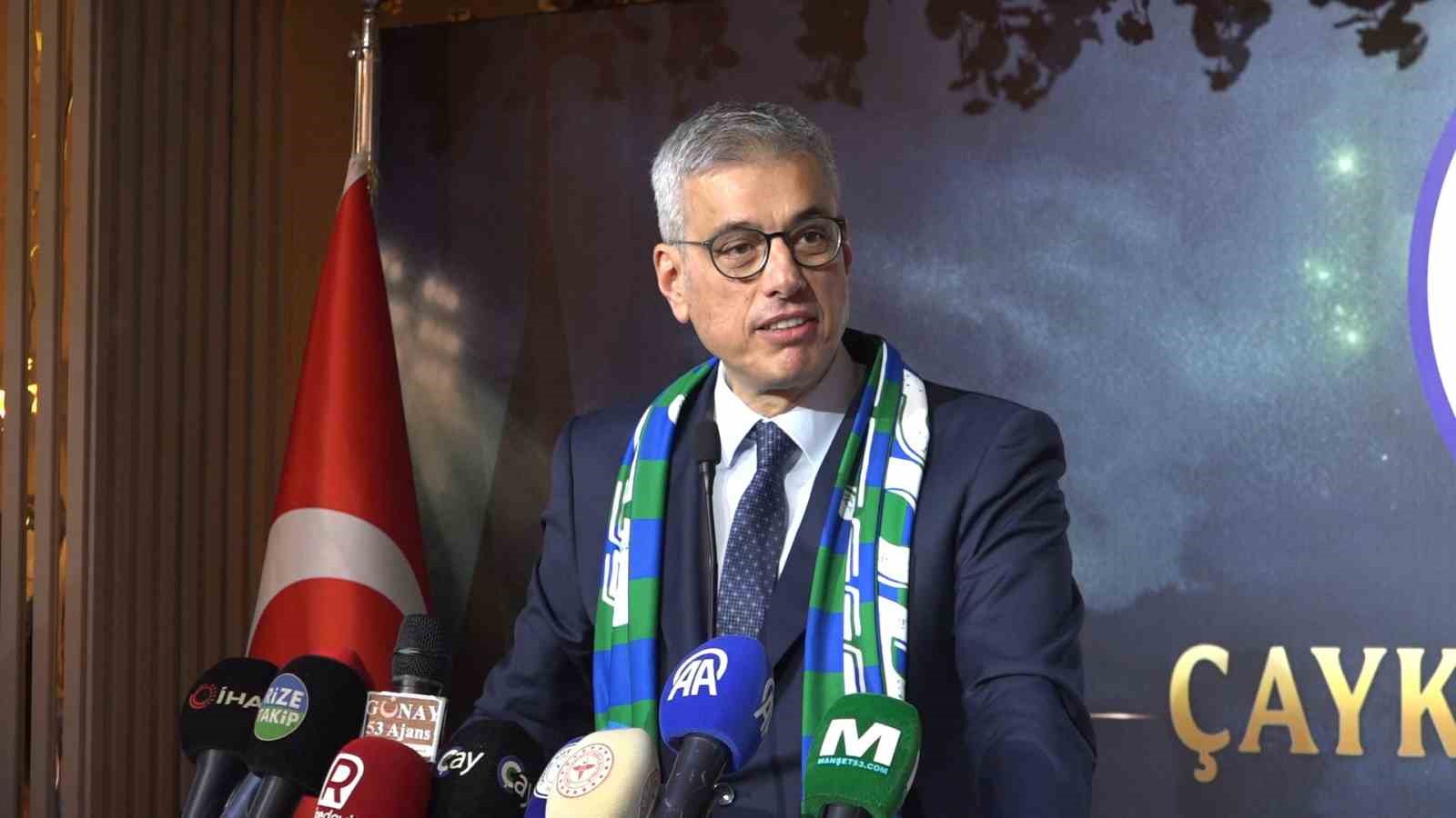 Kemal Memişoğlu "Rizespor Süper Lig’deki spor kulüplerine örnek olan davranış ve yapı içerisinde"
