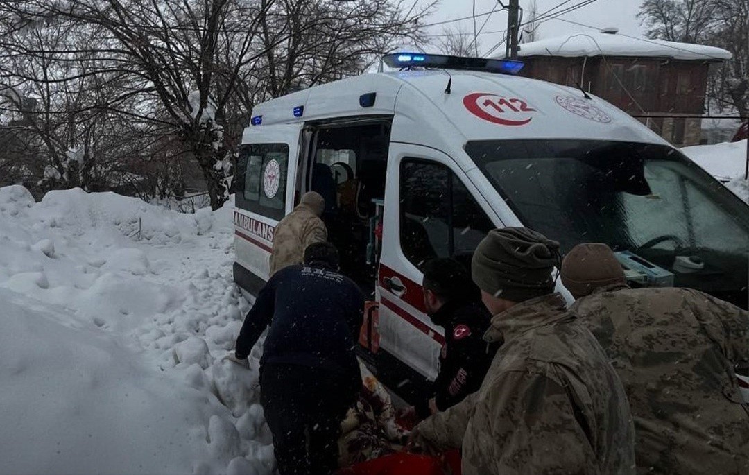 Kemaliye’de toprak kayması: 1 işçi hayatını kaybetti
