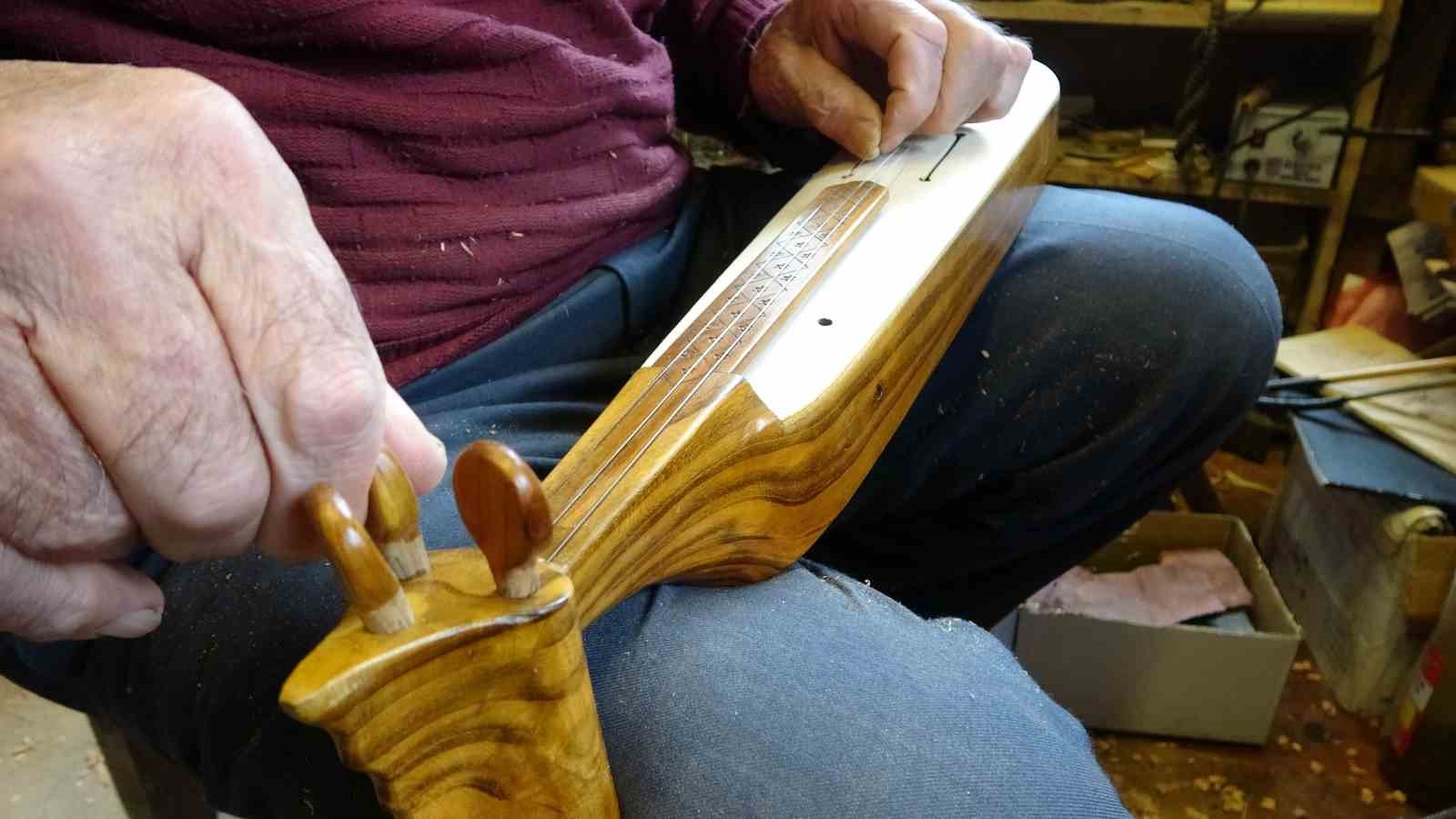 Kemençenin en yaşlı ustalarından
