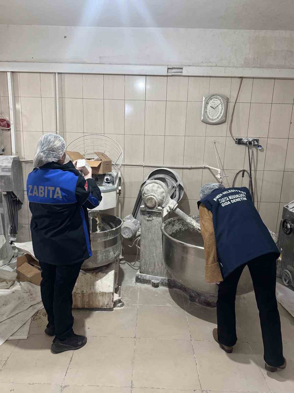 Kemer’de bayram öncesi market, fırın ve pastanelere sıkı denetim
