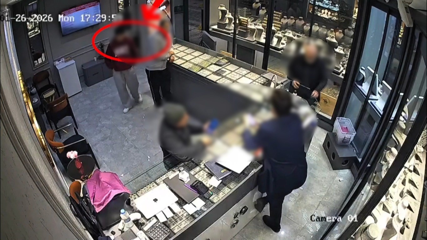 Kendilerini güvenlik güçleri ve savcı olarak tanıtıp, yaşlıları 1 milyon TL dolandırdılar
