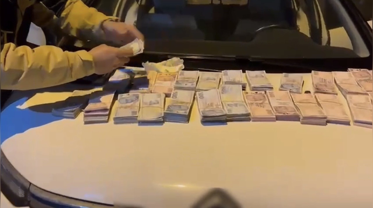 Kendini polis diye tanıttı, terlikle dolandırmaya geldi
