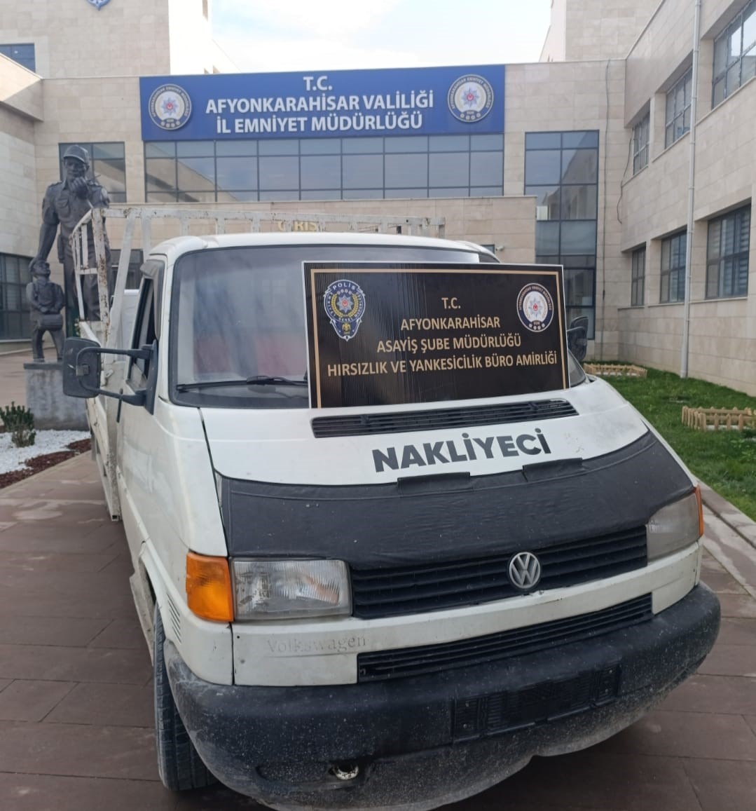 Kent merkezinde çalınan kamyonet ilçede bulundu
