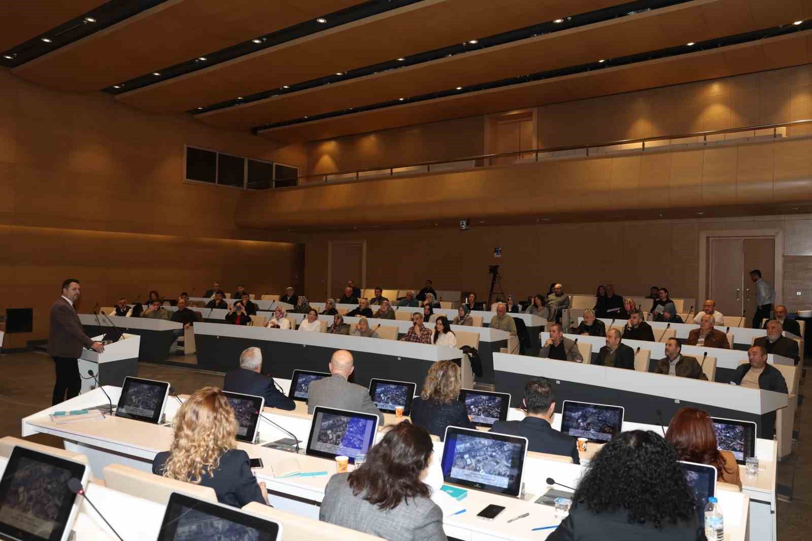 Kentsel dönüşümde örnek model Barış Mahallesi sakinlerine anlatıldı
