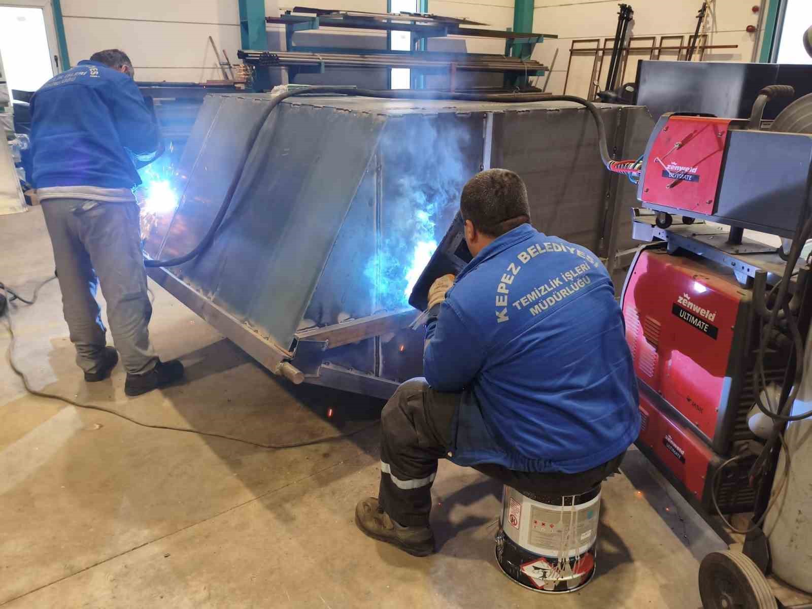 Kepez Belediyesi’nde Kurban Bayramı öncesi çöp konteyneri seferberliği
