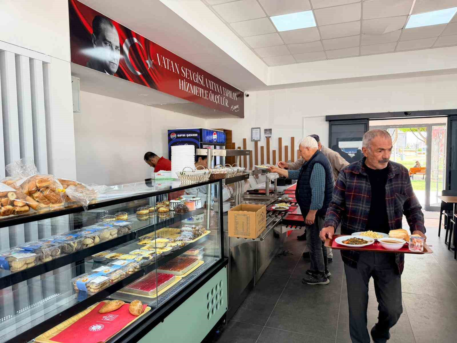 Kepez Kent Lokantası’na vatandaşlardan yoğun ilgi
