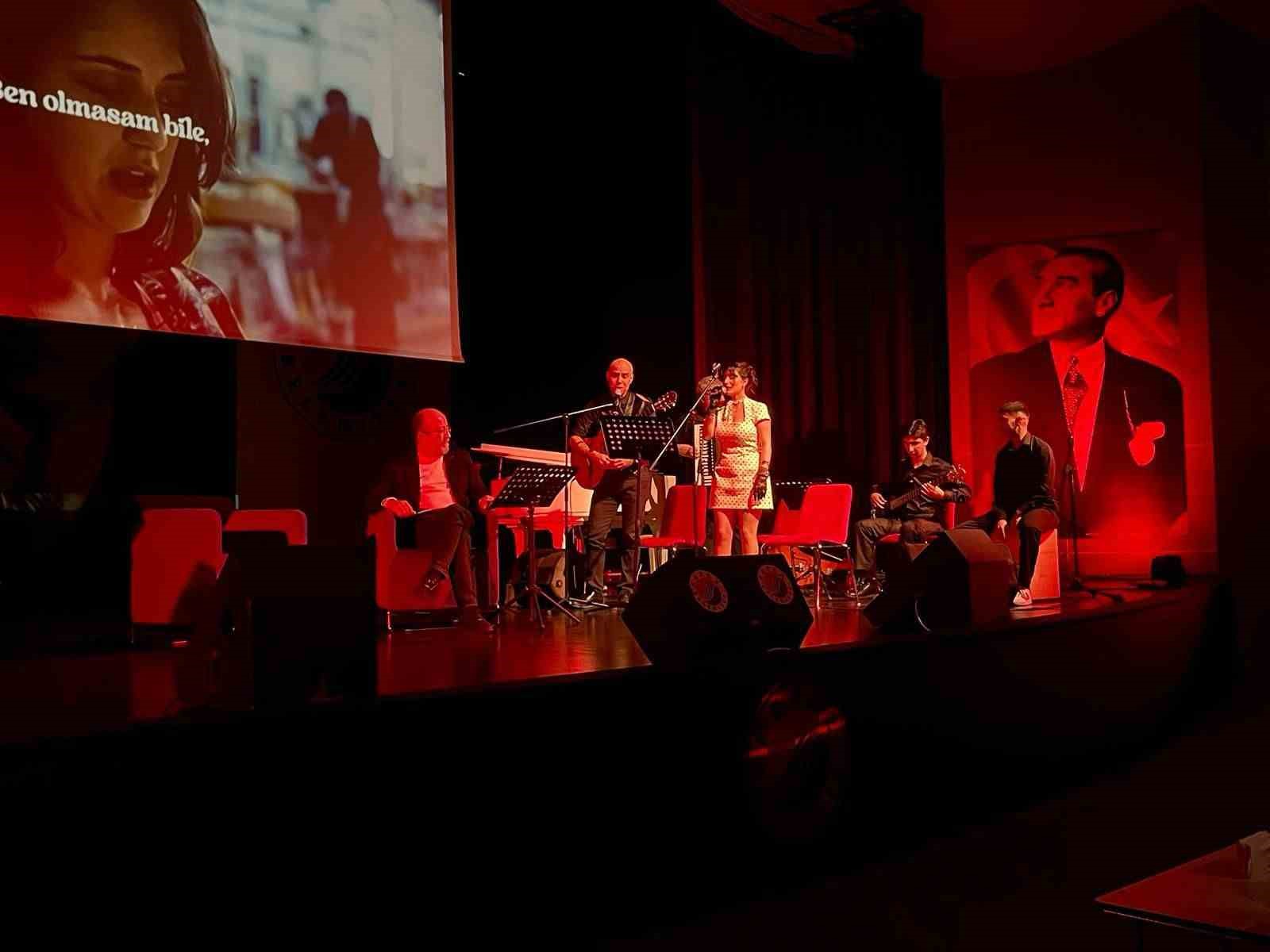 Kepez’de 14 Şubat sanatla kutlandı
