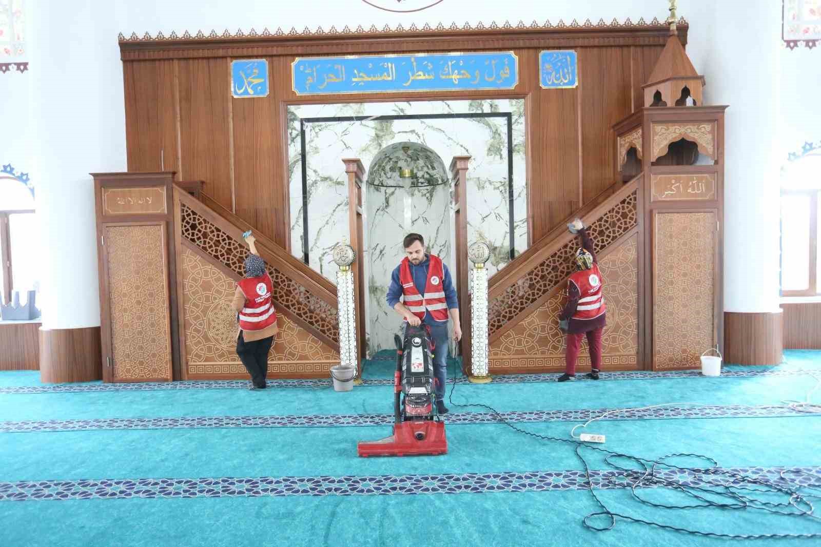 Kepez’de camiler Ramazan’a hazırlandı
Kepez’de camiler Ramazan’a hazırlandı