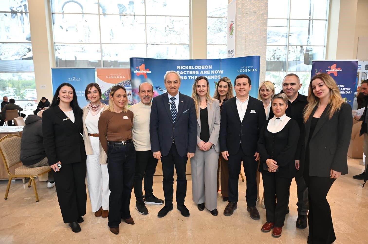 Kepez’de iş arayanlarla işverenler aynı çatı altında buluştu
