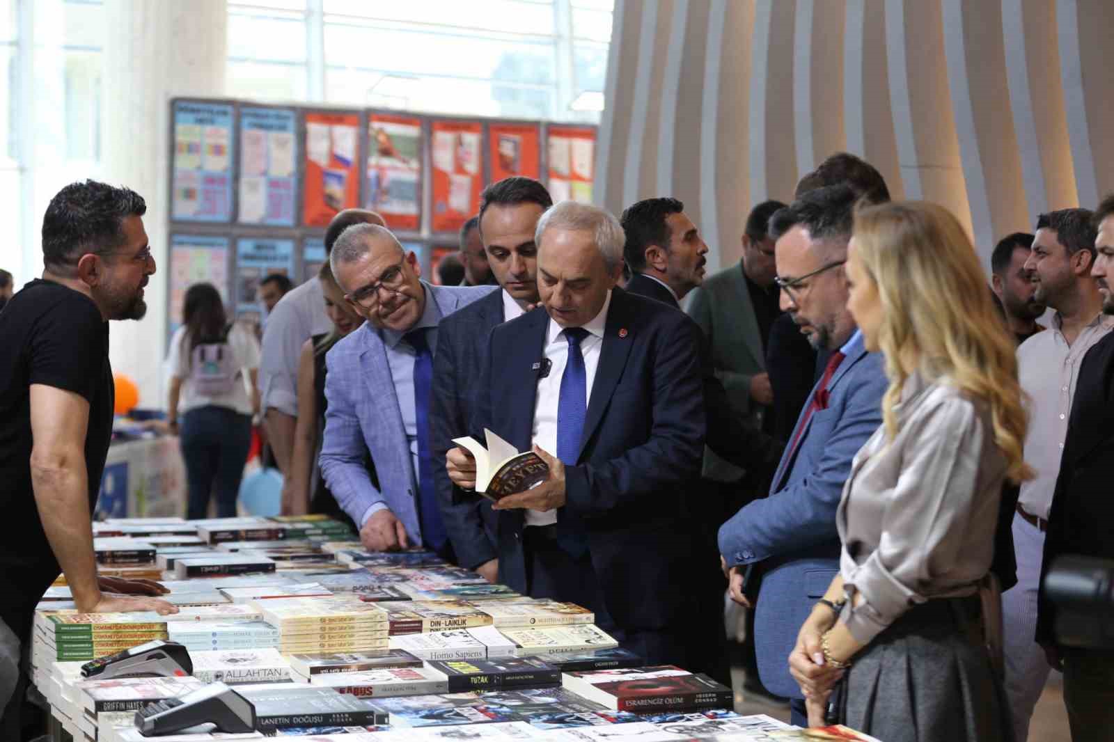 Kepez’de kitap fuarı kapılarını açıyor
