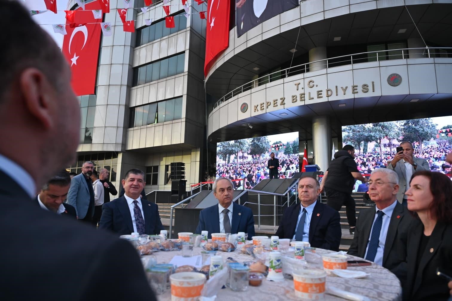 Kepez’den Kadir Gecesi’nde 5 bin kişilik birlik sofrası
