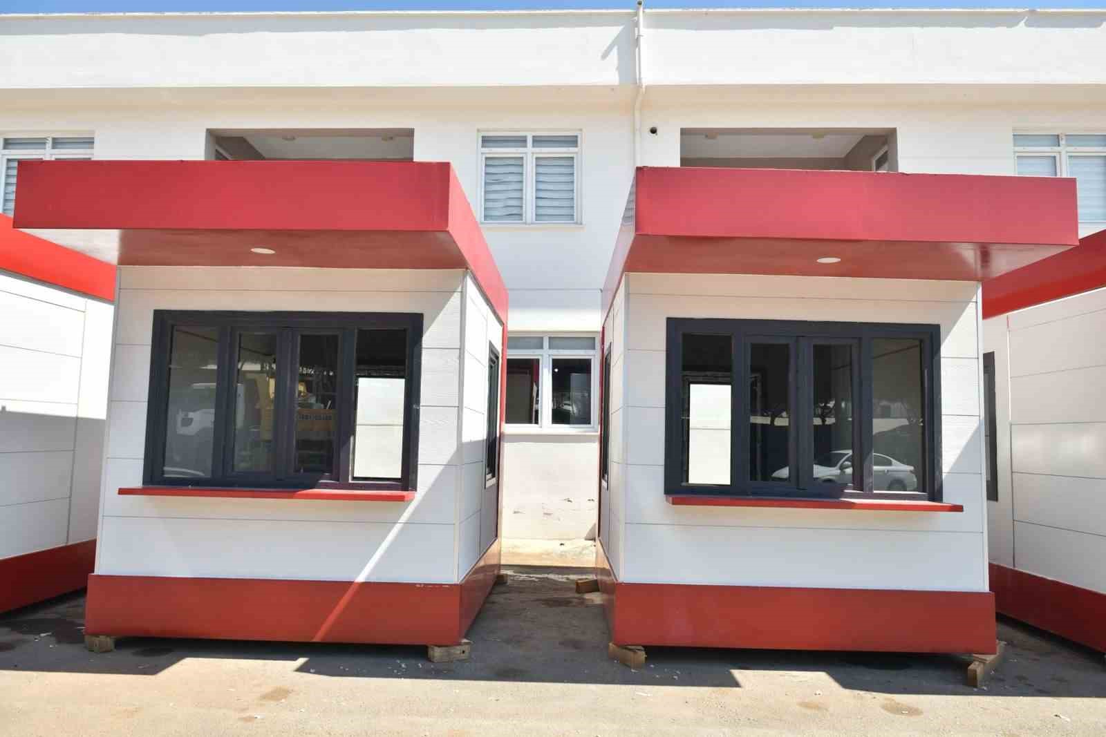 Kepez’e kırmızı-beyaz modern ekmek büfeleri
