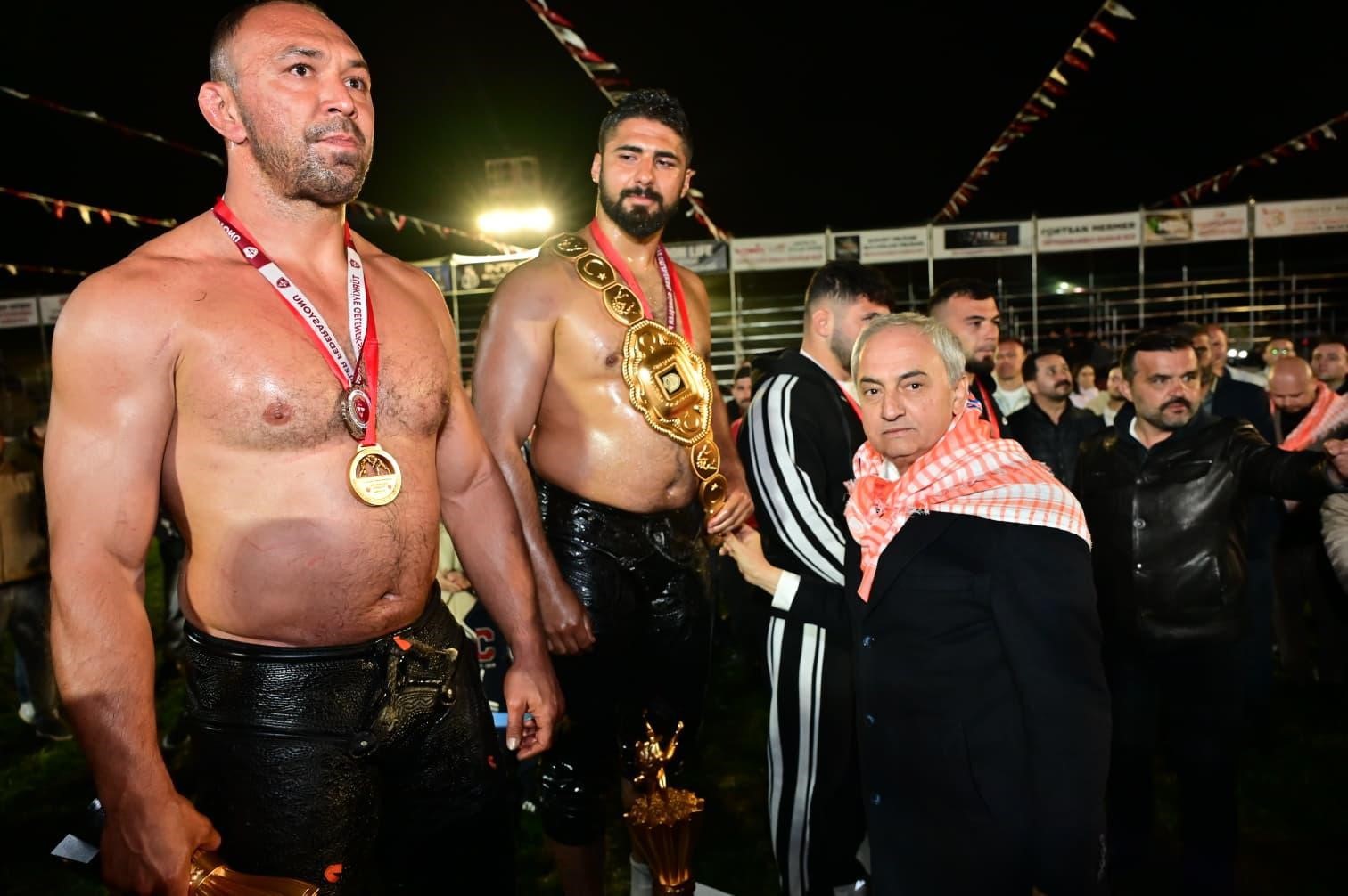 Kepez’in başpehlivanı Enes Doğan
