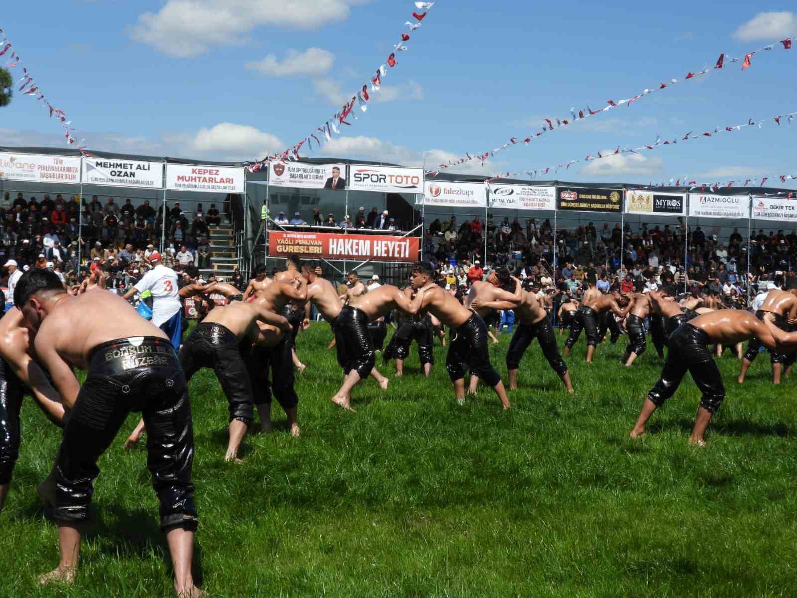 Kepez’in er meydanında deste boylarında büyük mücadele yaşandı
