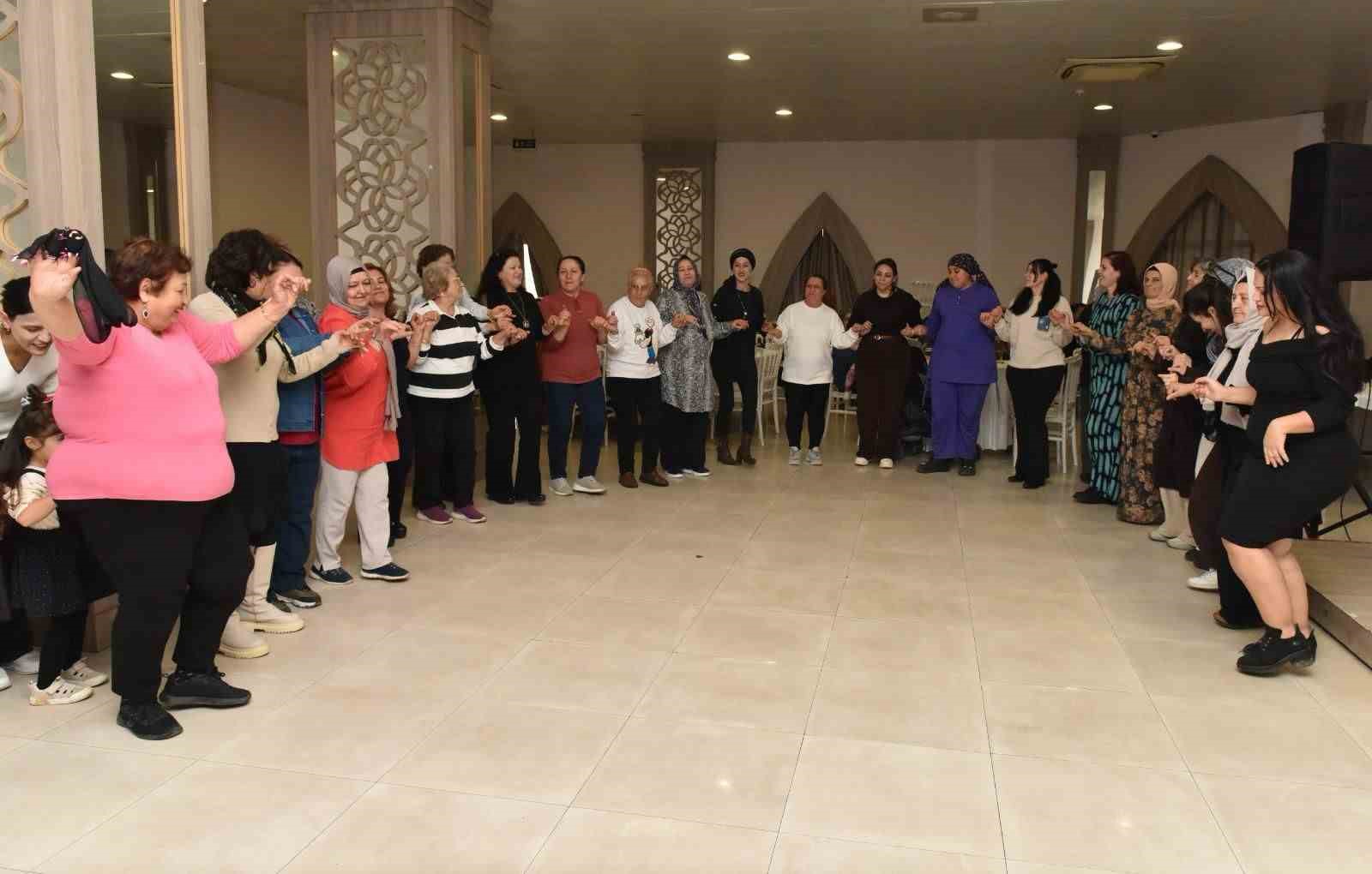 Kepezli hanımlar kadınlar matinesinde buluştu
