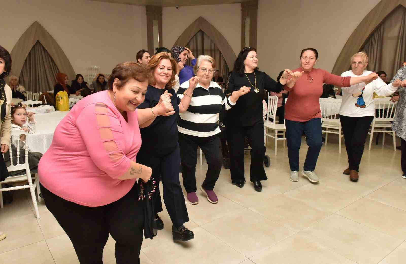 Kepezli hanımlar kadınlar matinesinde buluştu
