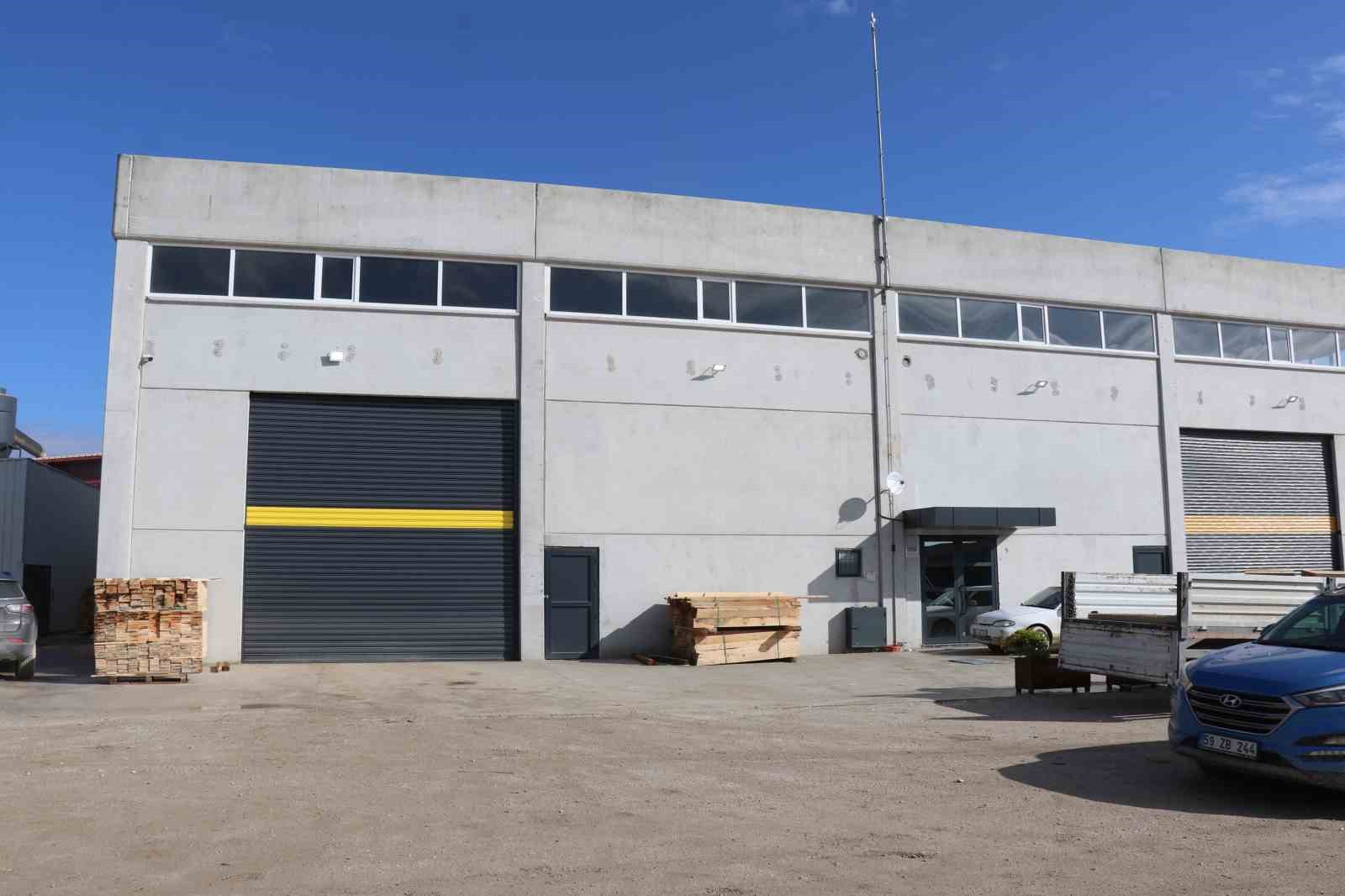 Kereste makinesinden fırlayan parça işçinin ölümüne neden oldu
