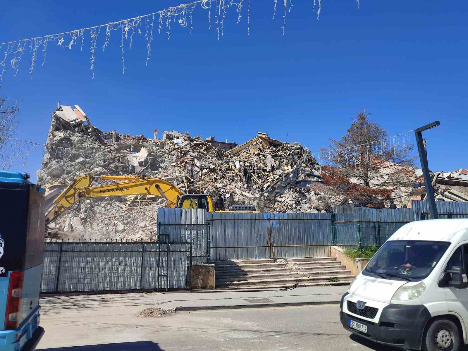 Keşan’da tehlikeli yıkıma 160 bin TL ceza kesildi
