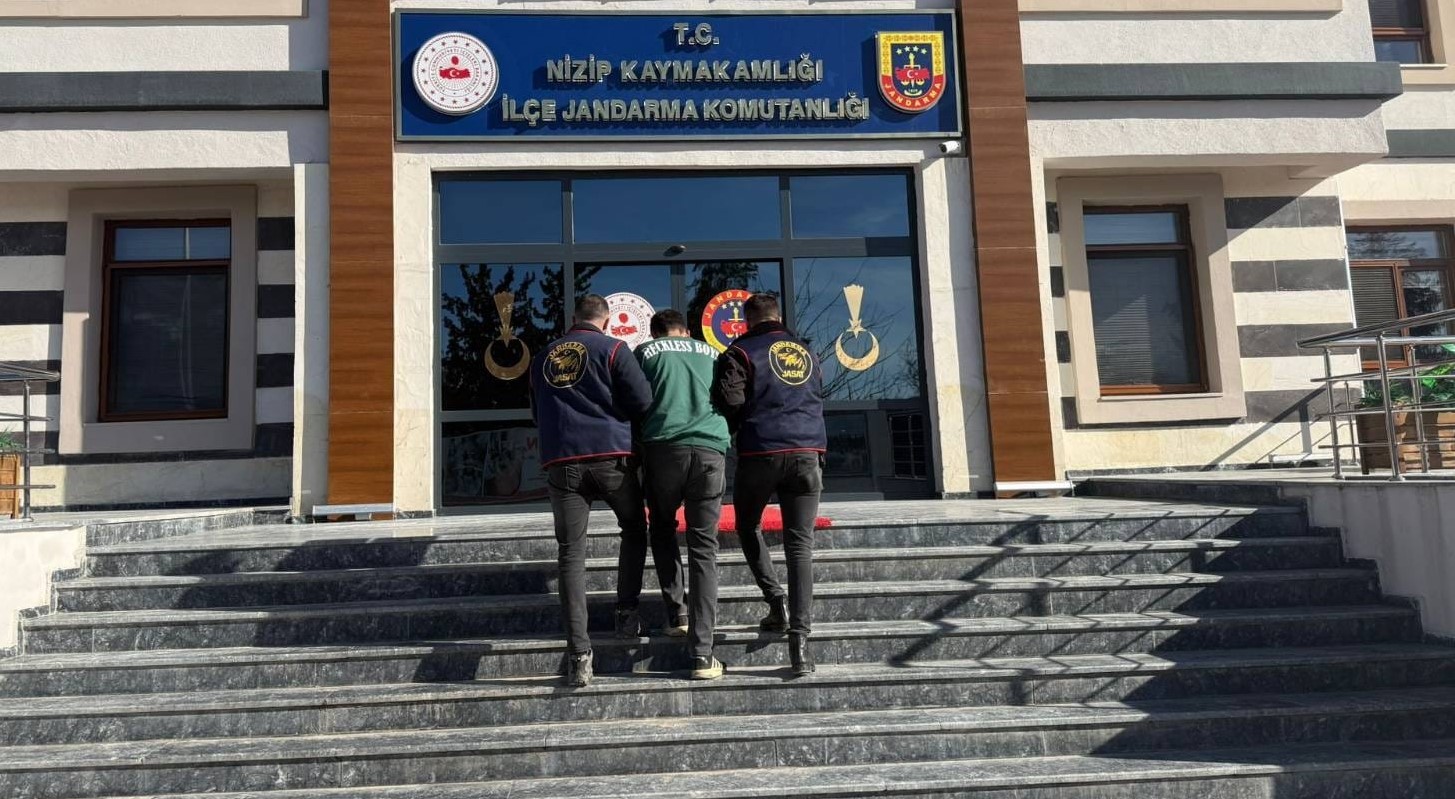 Kesinleşmiş 10’ar yıl cezayla aranan 2 şahıs yakalandı
