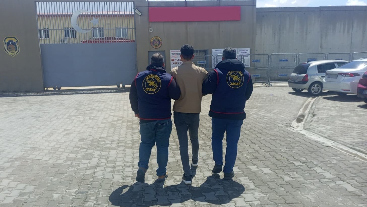Kesinleşmiş 17 yıl cezayla aranan şahıs yakalandı
