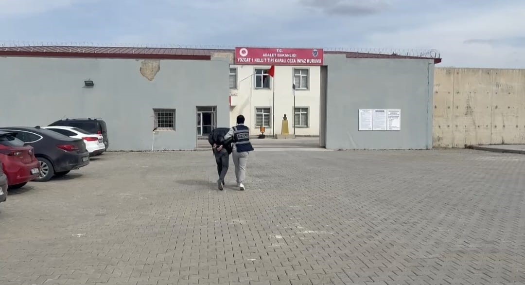 Kesinleşmiş 19 yıl hapis cezası olan firari hükümlü yakalandı
