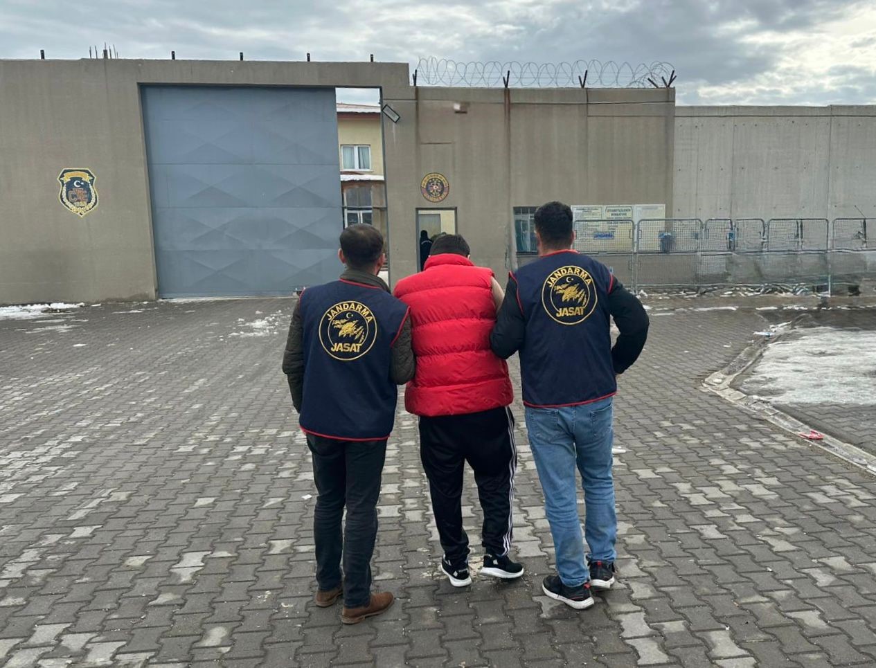 Kesinleşmiş 20 yıl cezayla aranan şahıs yakalandı
