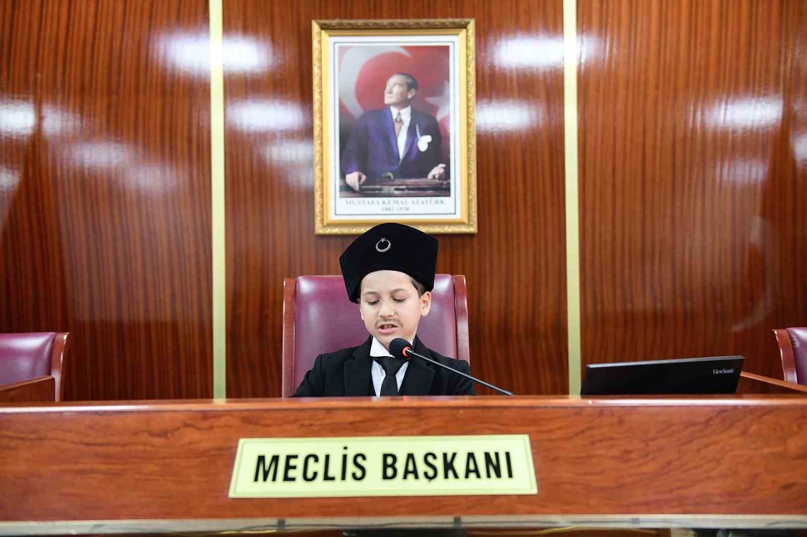 Kestel Belediyesi Meclis Salonu’nda miniklerden tarihi canlandırma
