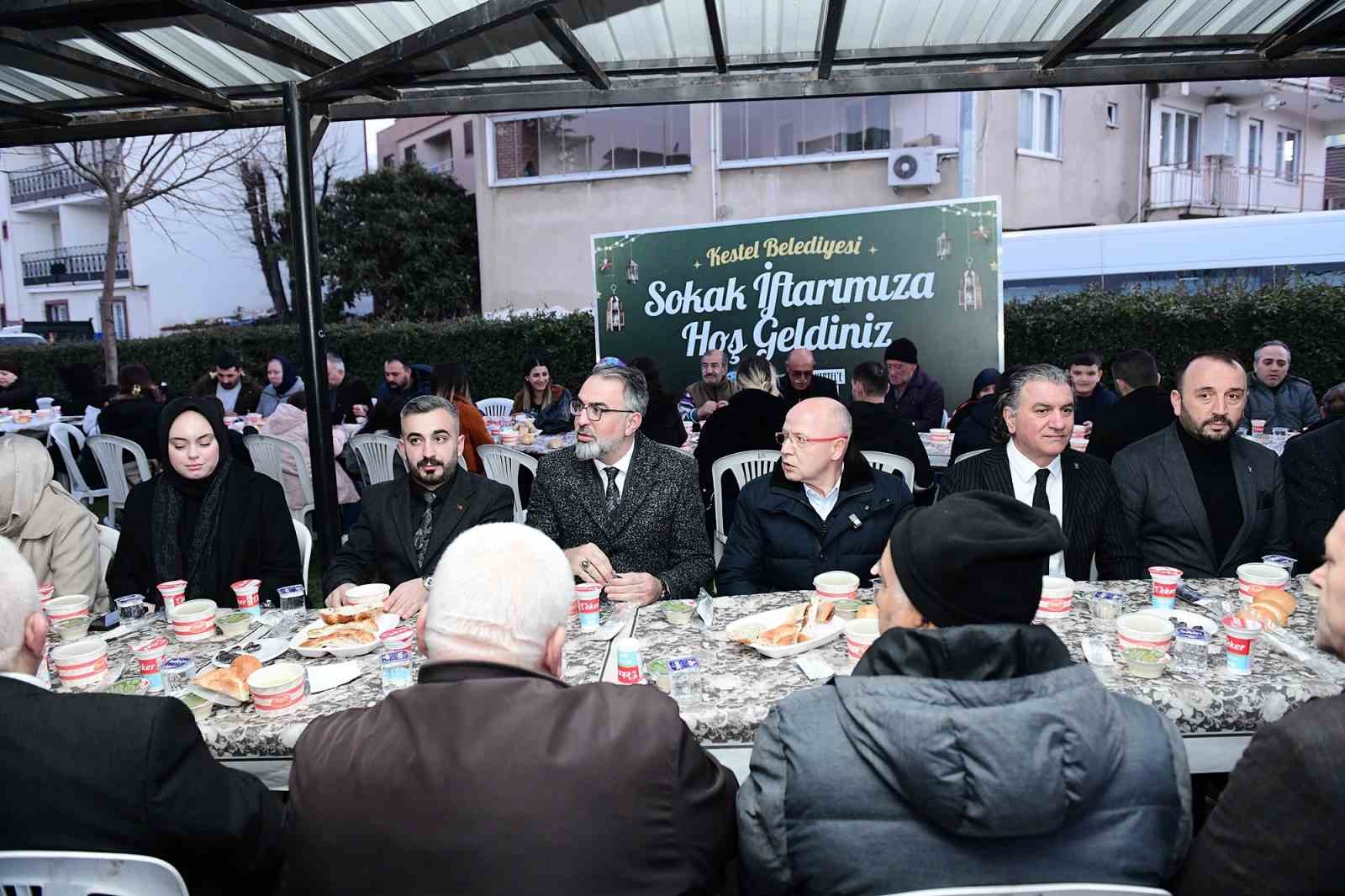 Kestel Belediyesi’nden sokak iftarı
