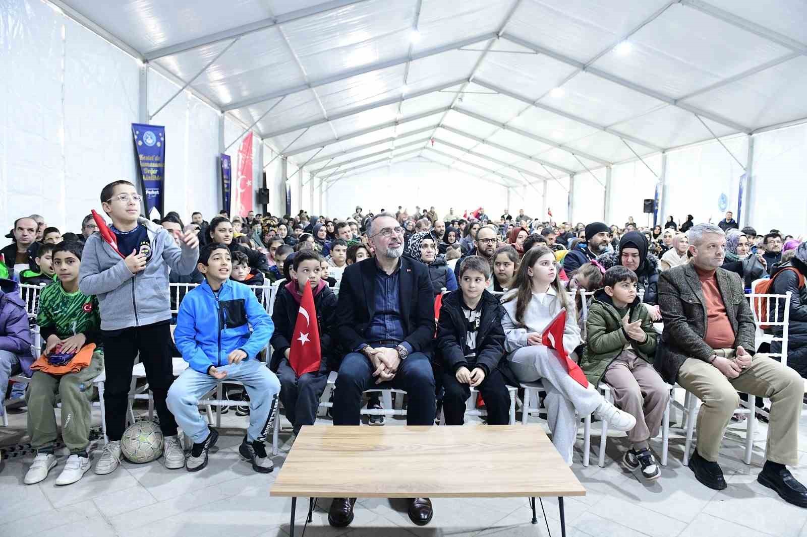 Kestelli çocuklar, tekne oruçlarını birlikte açtı
Kestelli çocuklar, tekne oruçlarını birlikte açtı