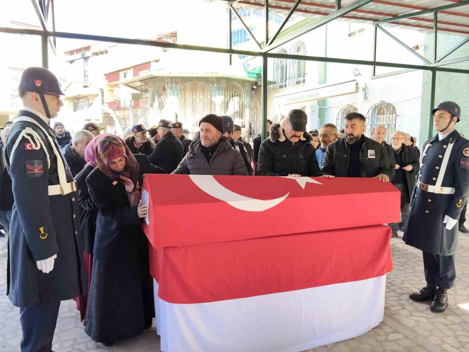 Kıbrıs Gazisi 73 yaşında son yolculuğuna uğurlandı
