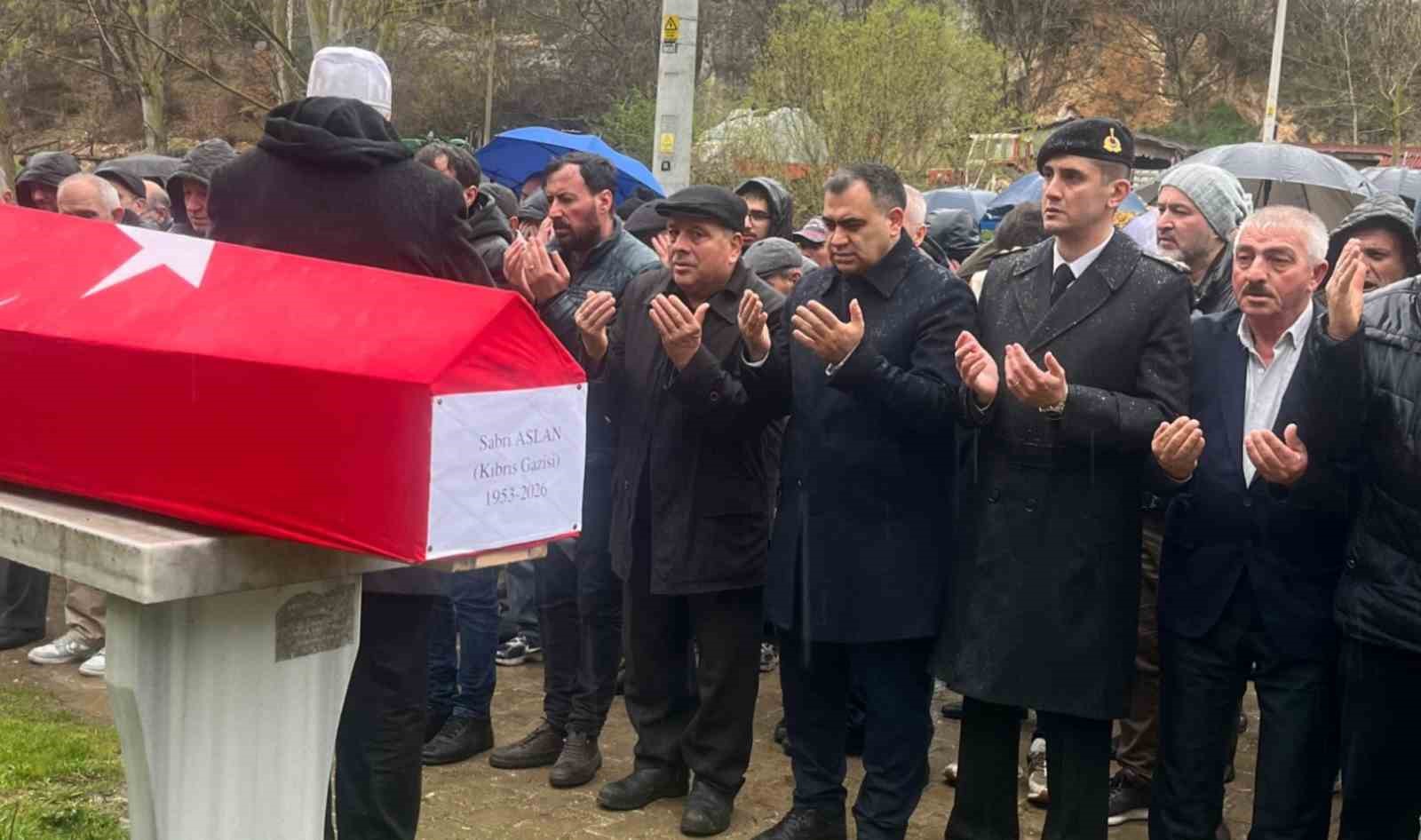 Kıbrıs Gazisi Sabri Aslan son yolculuğuna uğurlandı
