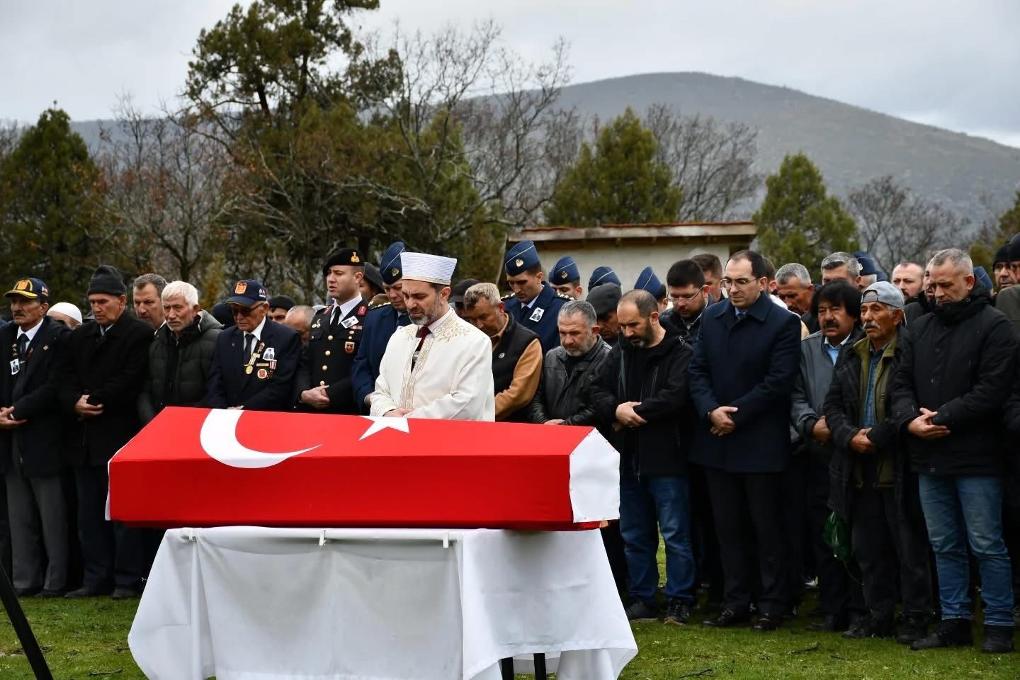 Kıbrıs Gazisi Selahattin Akmes son yolculuğuna uğurlandı
