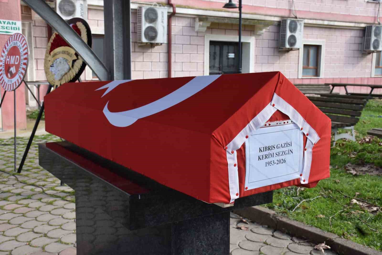 Kıbrıs gazisi törenle son yolculuğuna uğurlandı
