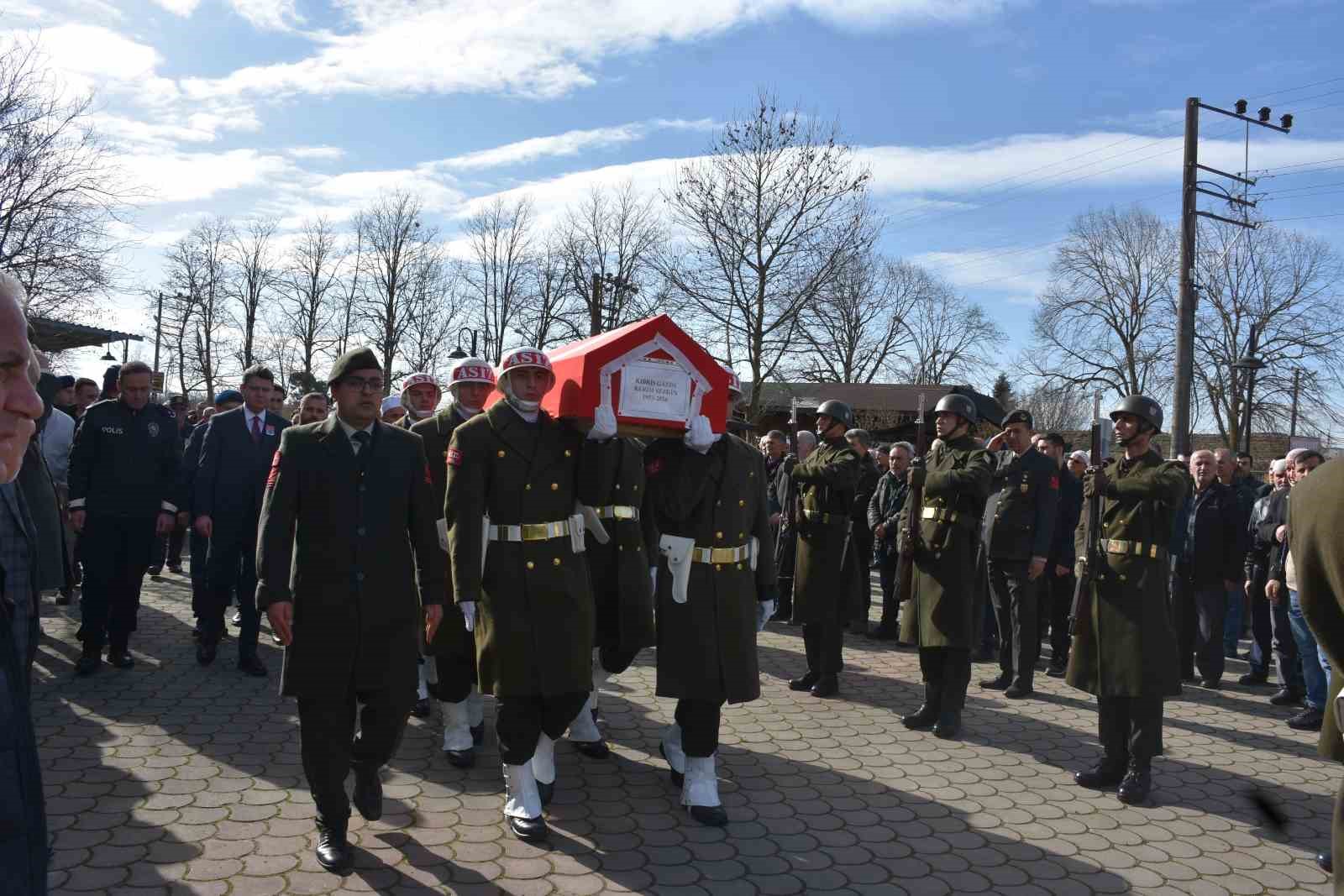 Kıbrıs gazisi törenle son yolculuğuna uğurlandı
