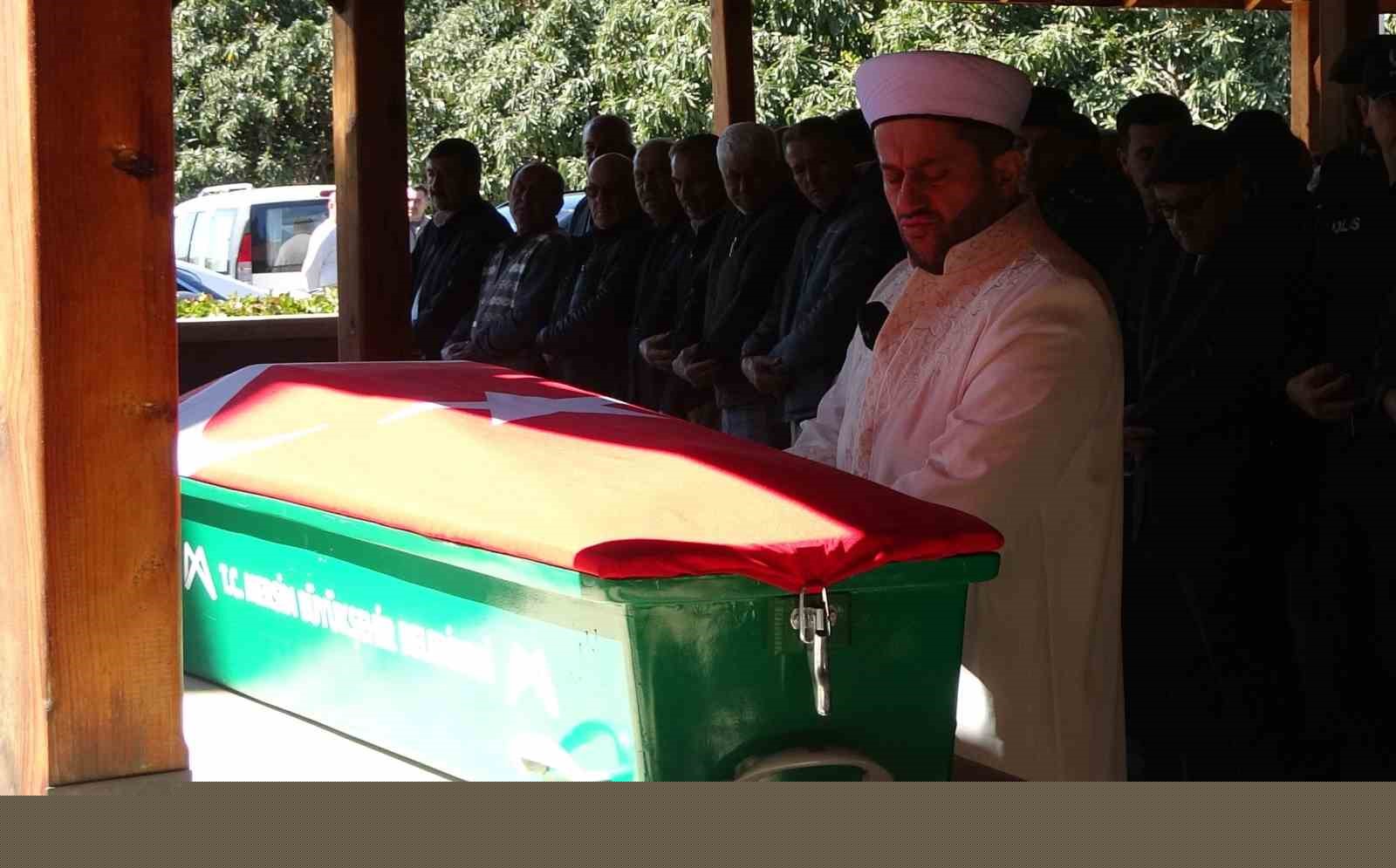 Kıbrıs’ta kazada hayatını kaybeden uzman onbaşı son yolculuğuna uğurlandı
