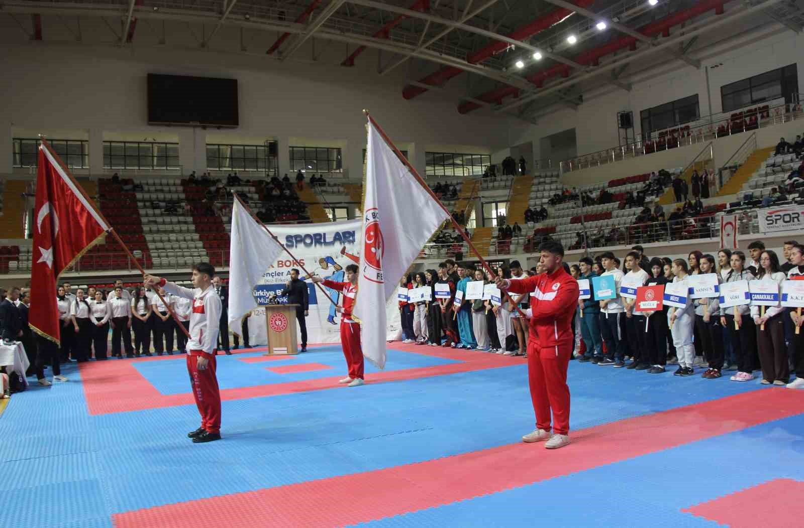 Kick Boks Türkiye Birinciliğinin açılış seremonisi yapıldı
