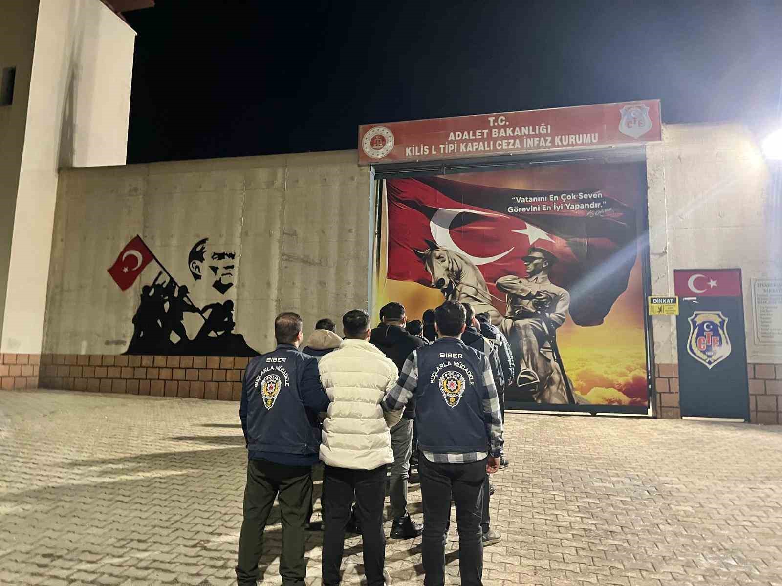 Kilis merkezli yasa dışı bahis operasyonu: 9 tutuklama
Kilis merkezli yasa dışı bahis operasyonu: 9 tutuklama