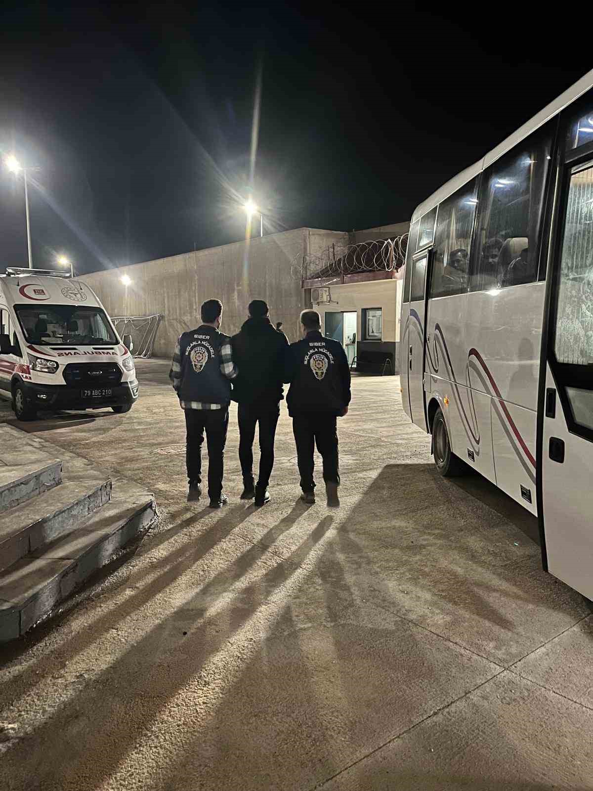 Kilis merkezli yasa dışı bahis operasyonu: 9 tutuklama
Kilis merkezli yasa dışı bahis operasyonu: 9 tutuklama