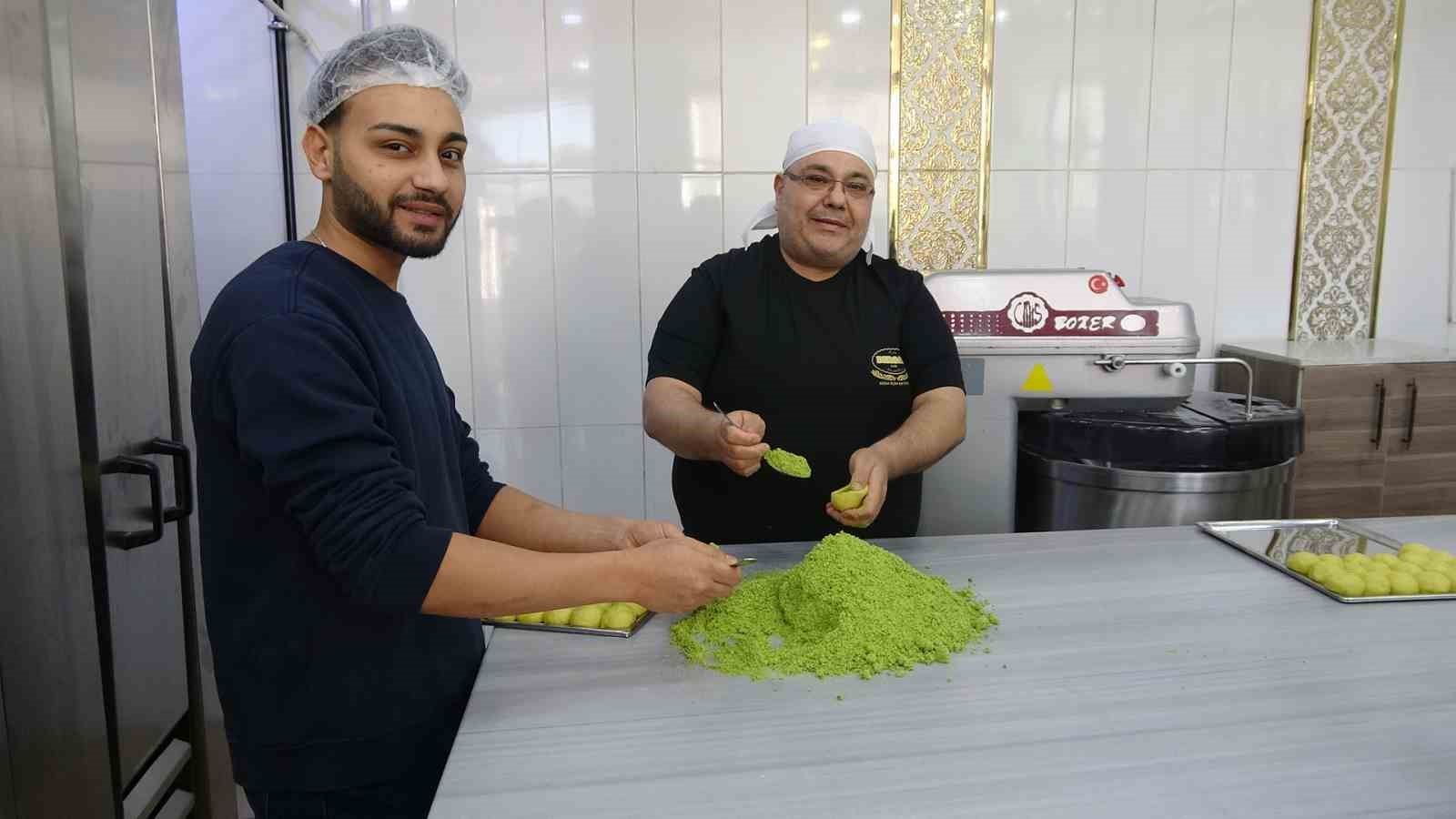 Kilis’in altın sarısı lezzeti gerebiç yıl boyu tezgahlarda
Kilis’in altın sarısı lezzeti gerebiç yıl boyu tezgahlarda