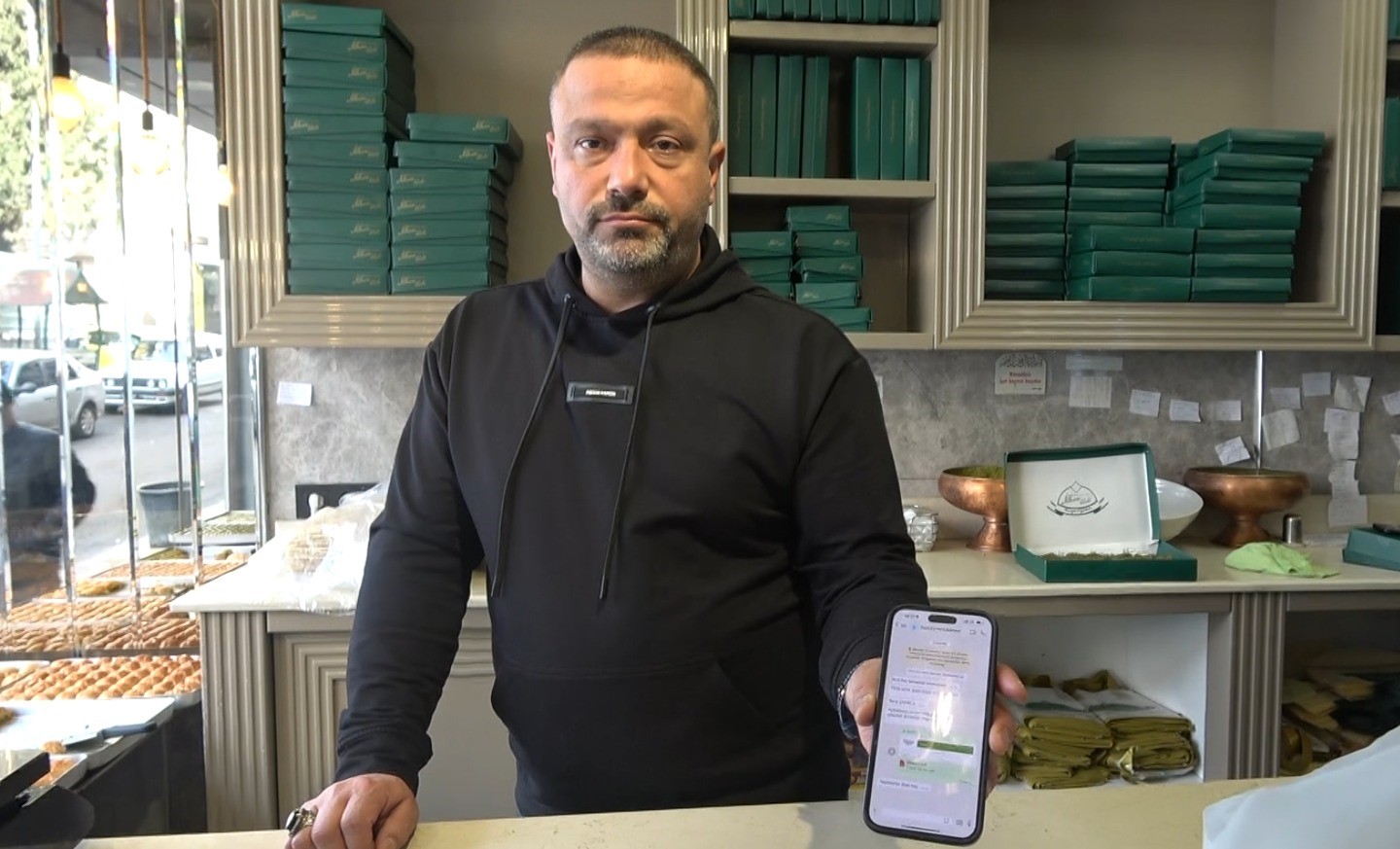 Kilis’te bir tatlıcı yardım bahanesiyle 25 bin TL dolandırıldı
