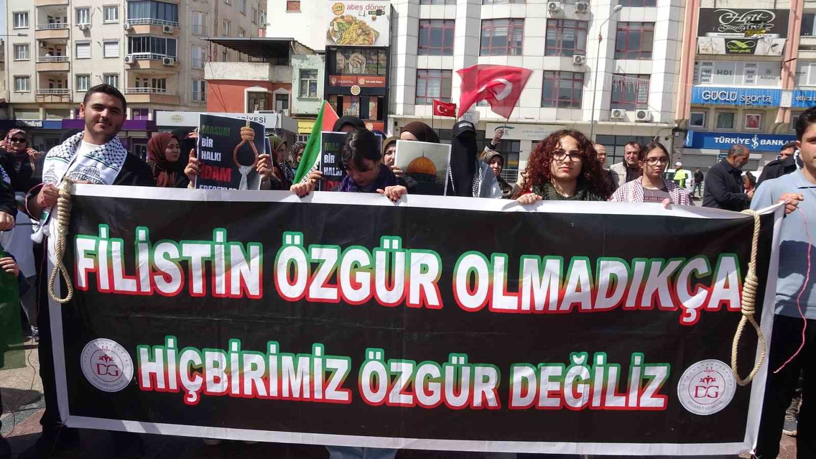 Kilis’te Filistinlilere yönelik idam kararına tepki
Kilis’te Filistinlilere yönelik idam kararına tepki