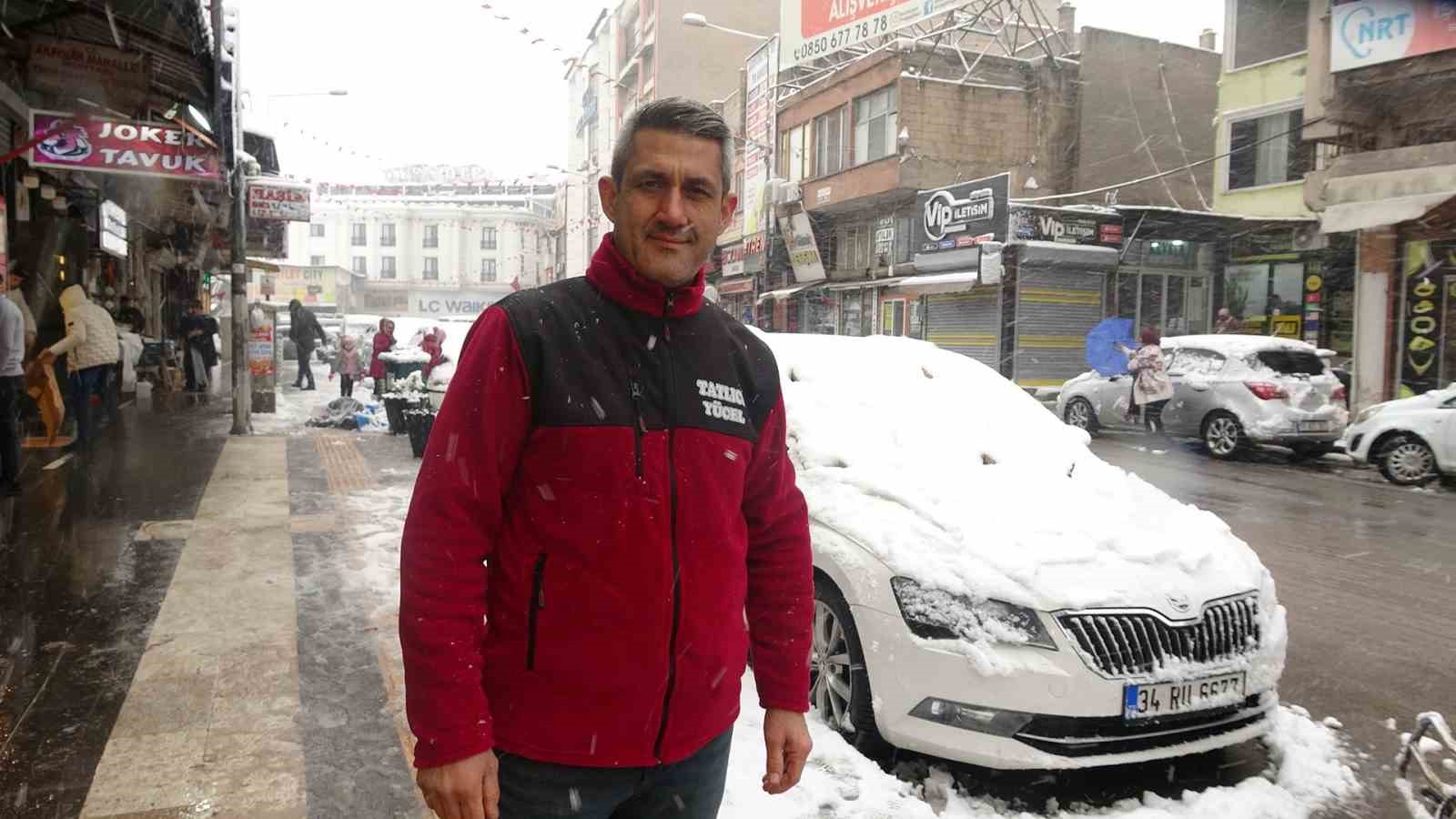 Kilis’te kar yağışı etkili oluyor
