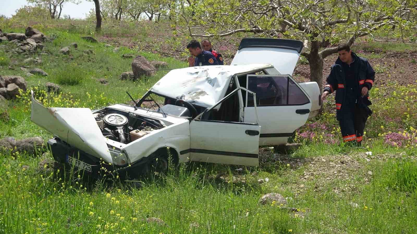 Kilis’te kontrolden çıkan Tofaş fıstık tarlasına girdi: 4 yaralı
