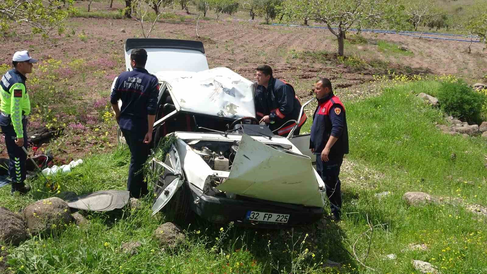 Kilis’te kontrolden çıkan Tofaş fıstık tarlasına girdi: 4 yaralı
